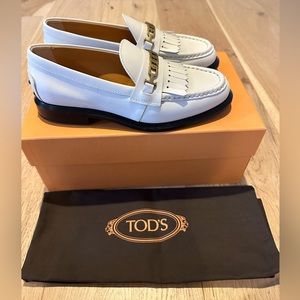 TOD’s Gomma 66K Moccasins Loafer in White with Gold Hardware
